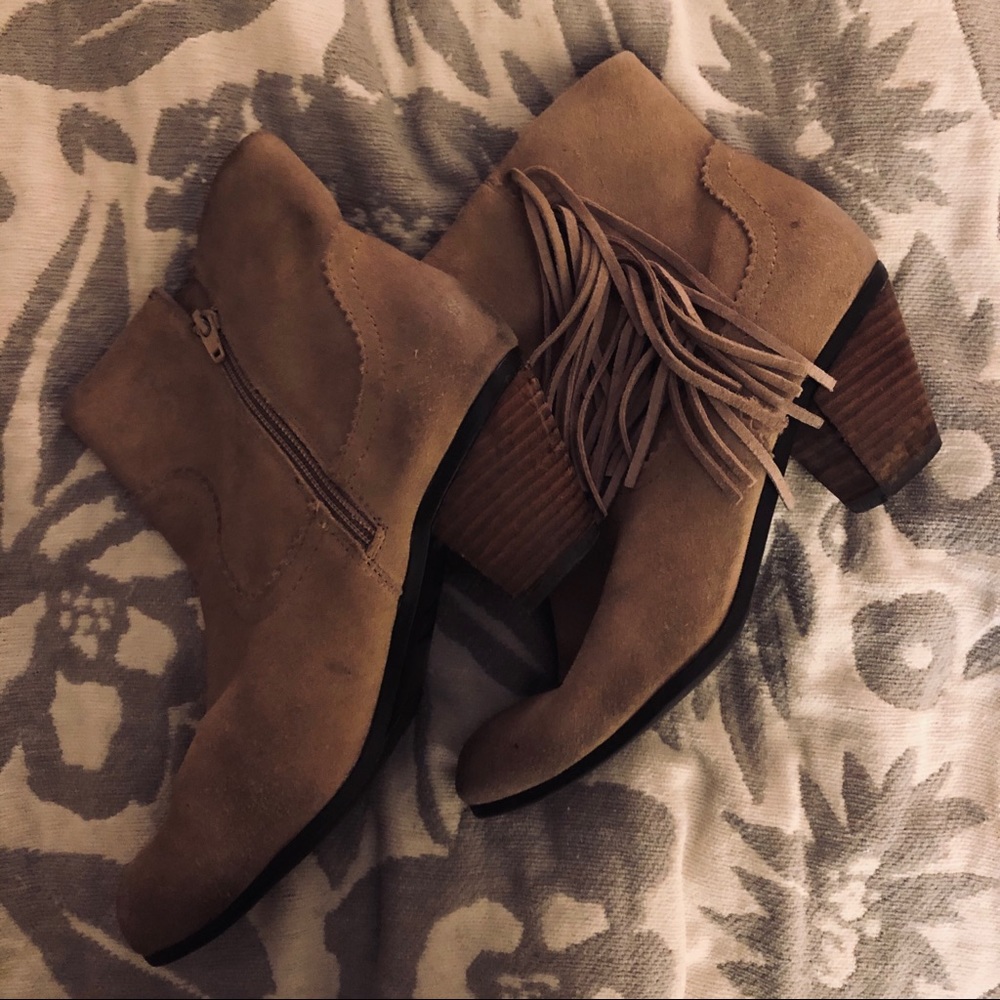 Tassel heeled boots